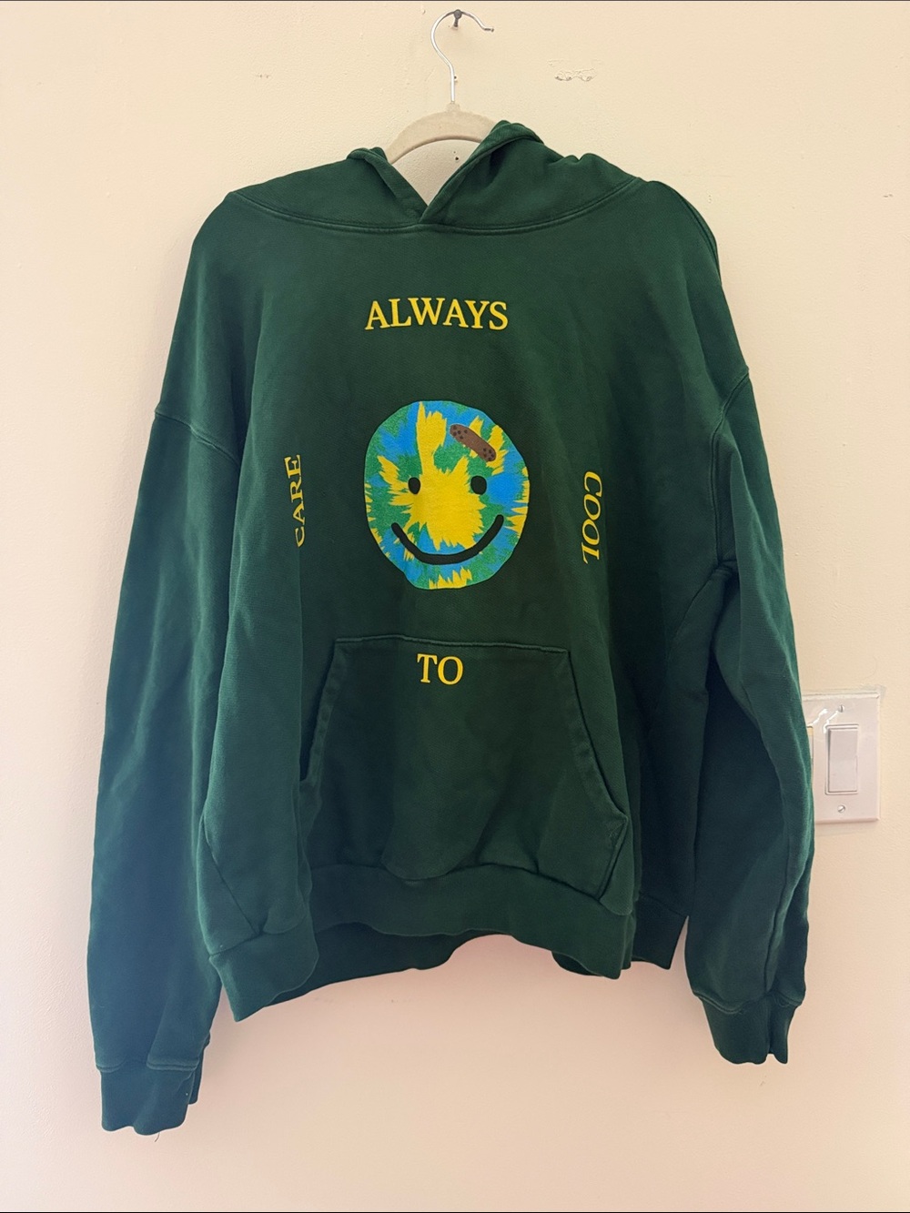 Men's Dark Green Graphic Crewneck Hoodie with Smiley Print